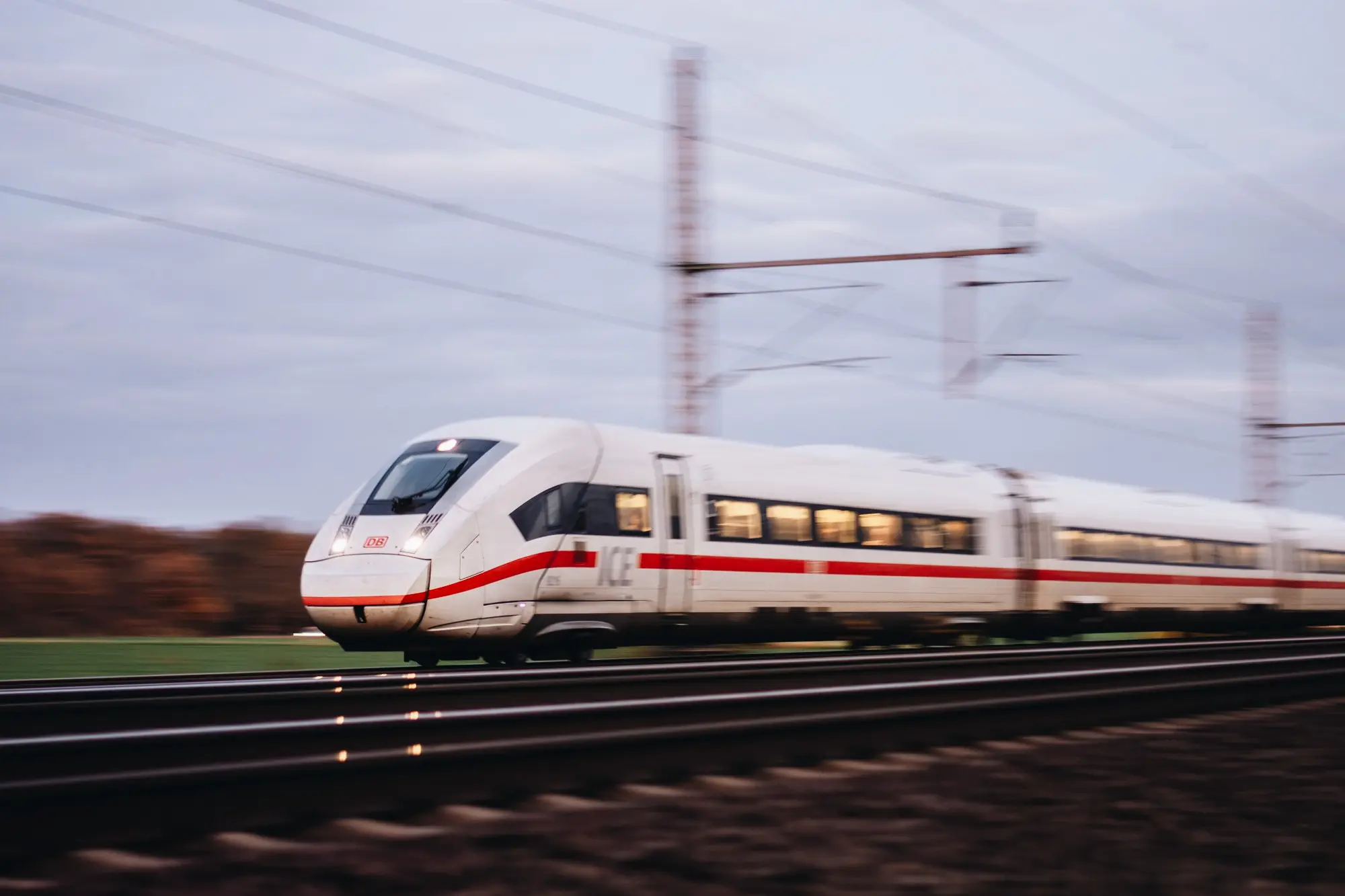 Et ICE4 tog af Deutshce Bahn © Konstantin Planinski