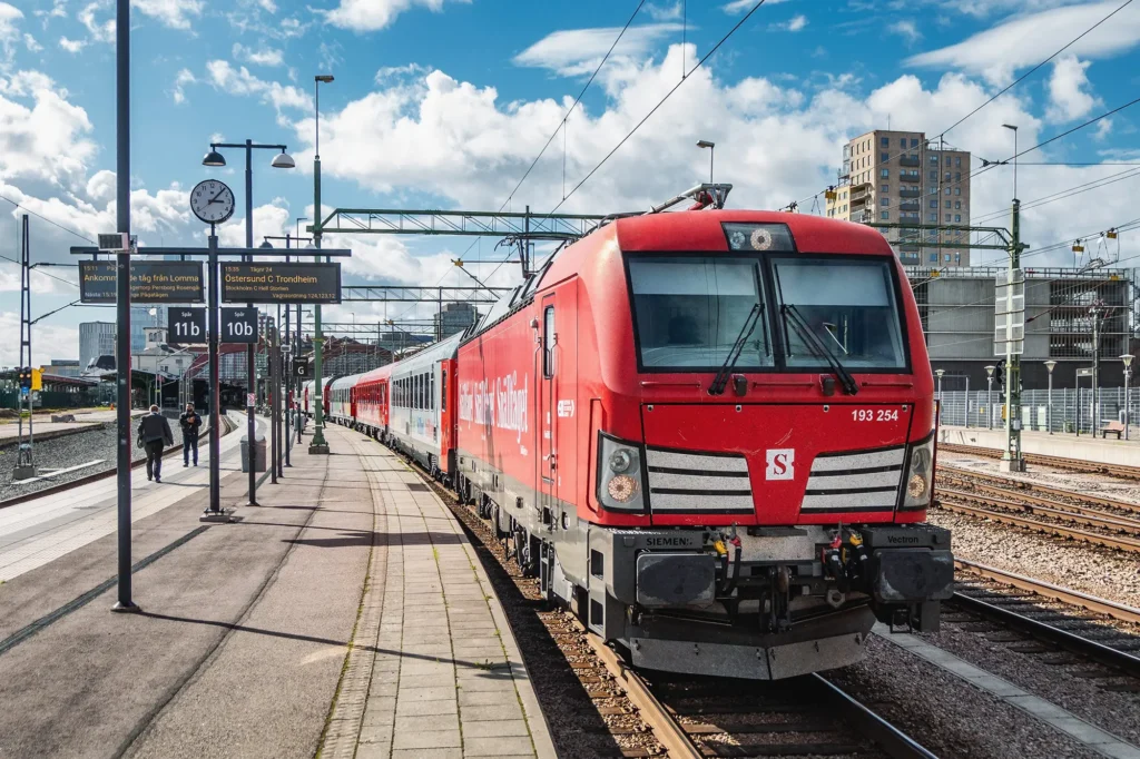Snälltåget holder klar til afgang i Malmö for dagens premieretog til Trondheim
