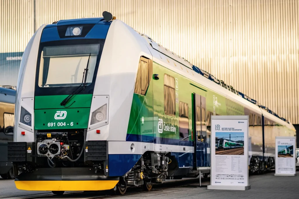 Škoda RegioPanter / ČD 691 004 på InnoTrans 2026 © Konstantin Planinski