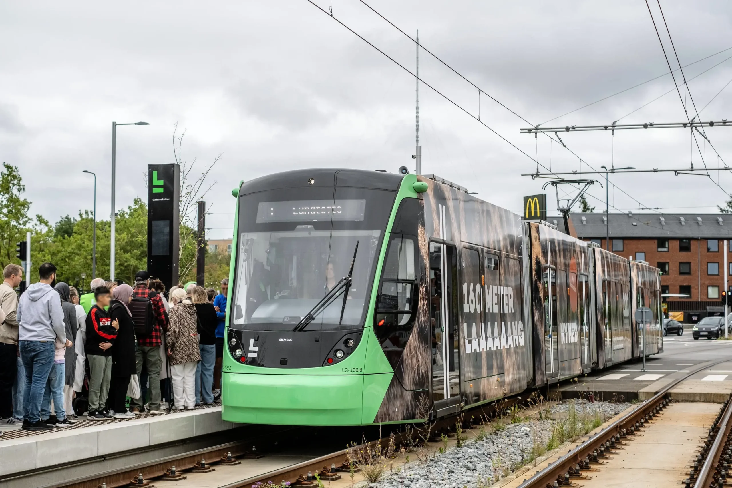 Hovedstadens Letbane ved Gladsaxe Rådhus på indvielsesdagen © Konstantin Planinski